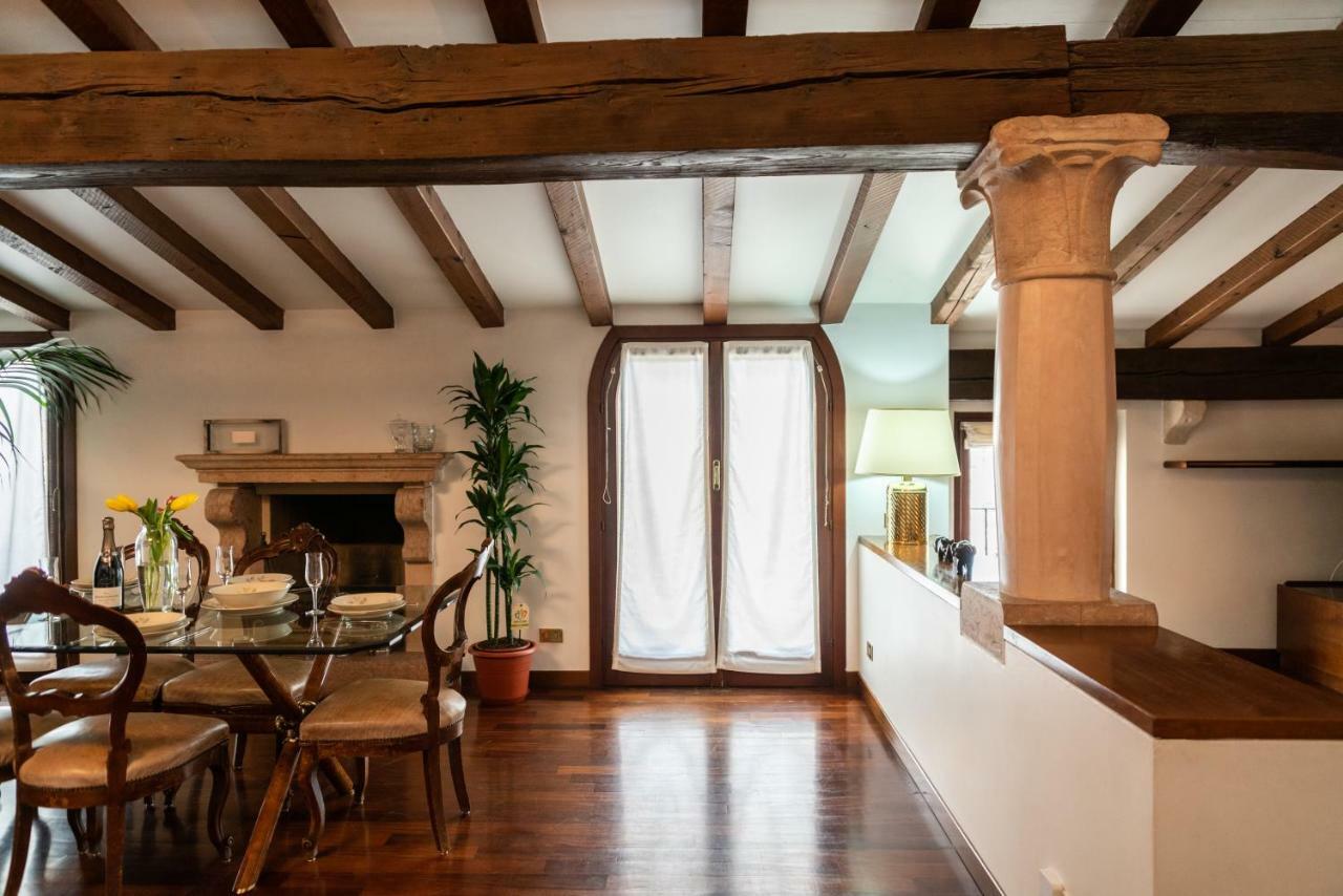 Domus - Magnifiche Residenze San Fermo Apartment *