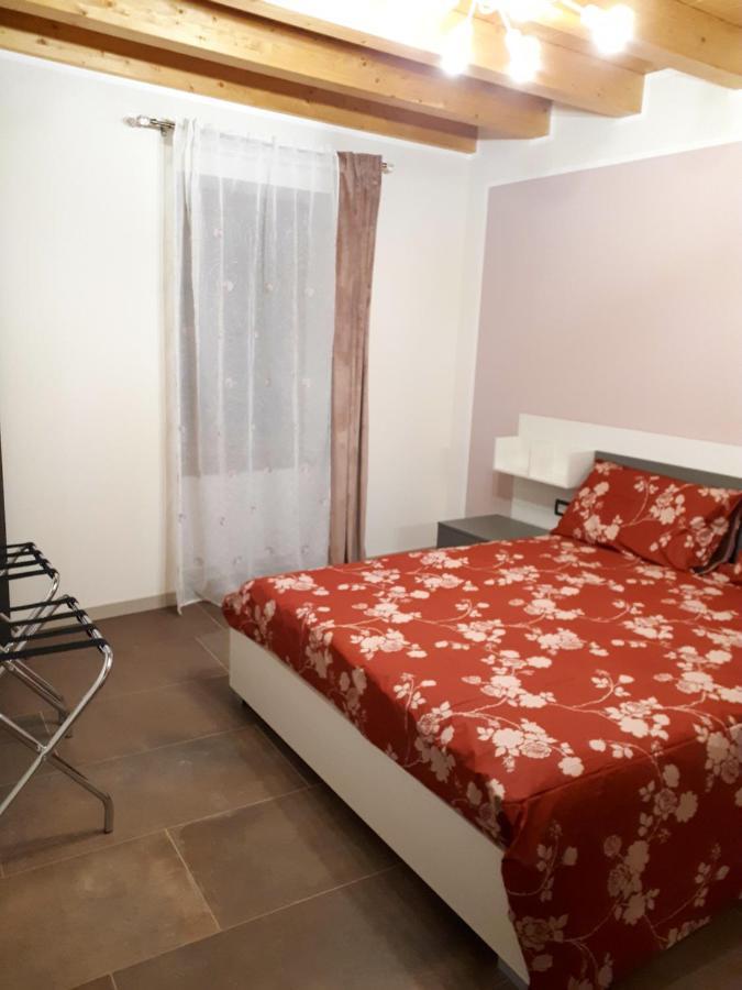Dimora Rosso San Zeno - Wifi Veloce E Adatto Per Famiglie *