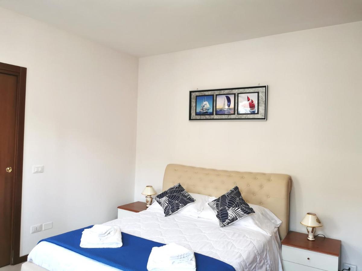 Flat Blue Verona