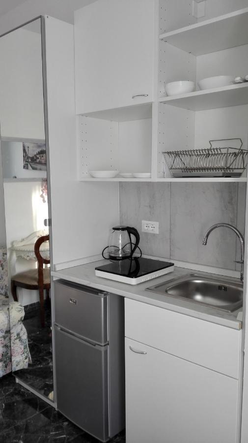 Minihouselarissa Diverona *