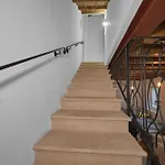 Beautiful, Cozy Apartment With A Small Courtyard.