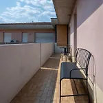 Appartamento Con Garage Vicino Al Centro