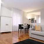 Case Vr Holiday Opera City Apartment