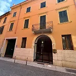 Veronajourneys Emilei