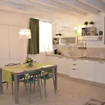 Verona White Lodge