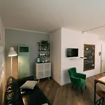 FLAT 11 - Holiday Premium Apartment