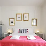 Bianco Apartment