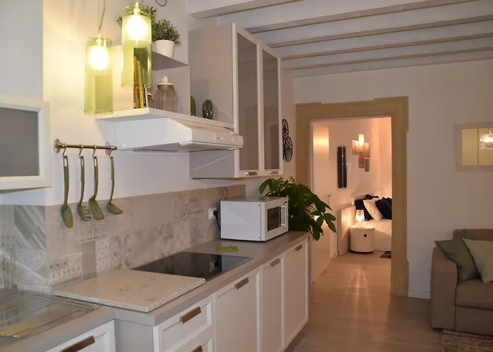Verona White Lodge