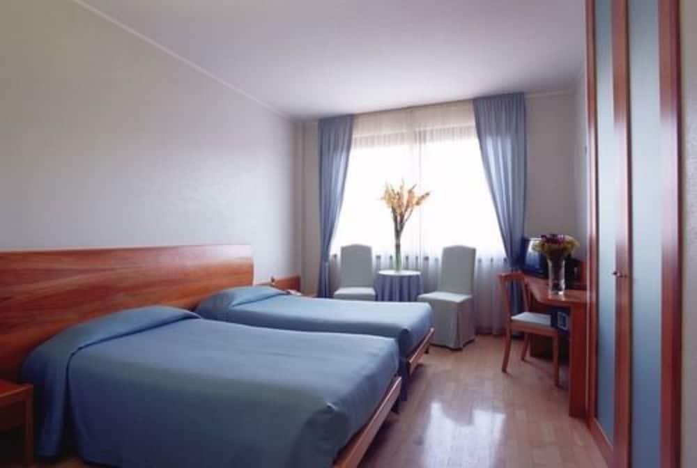 Leopardi Hotel 4*