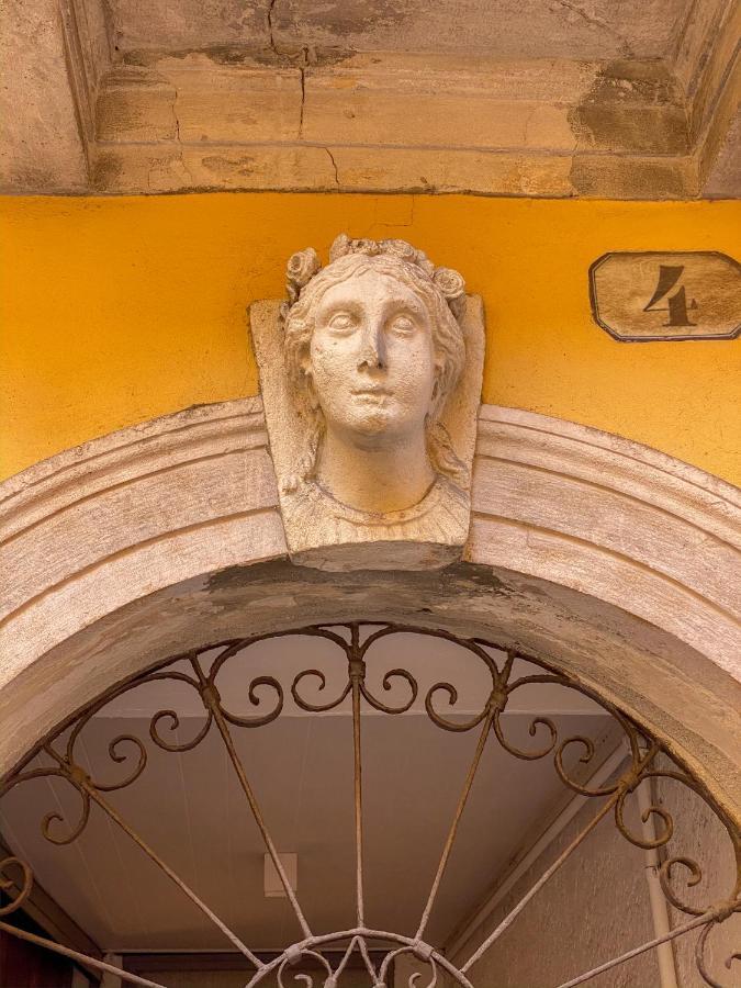 Domus
