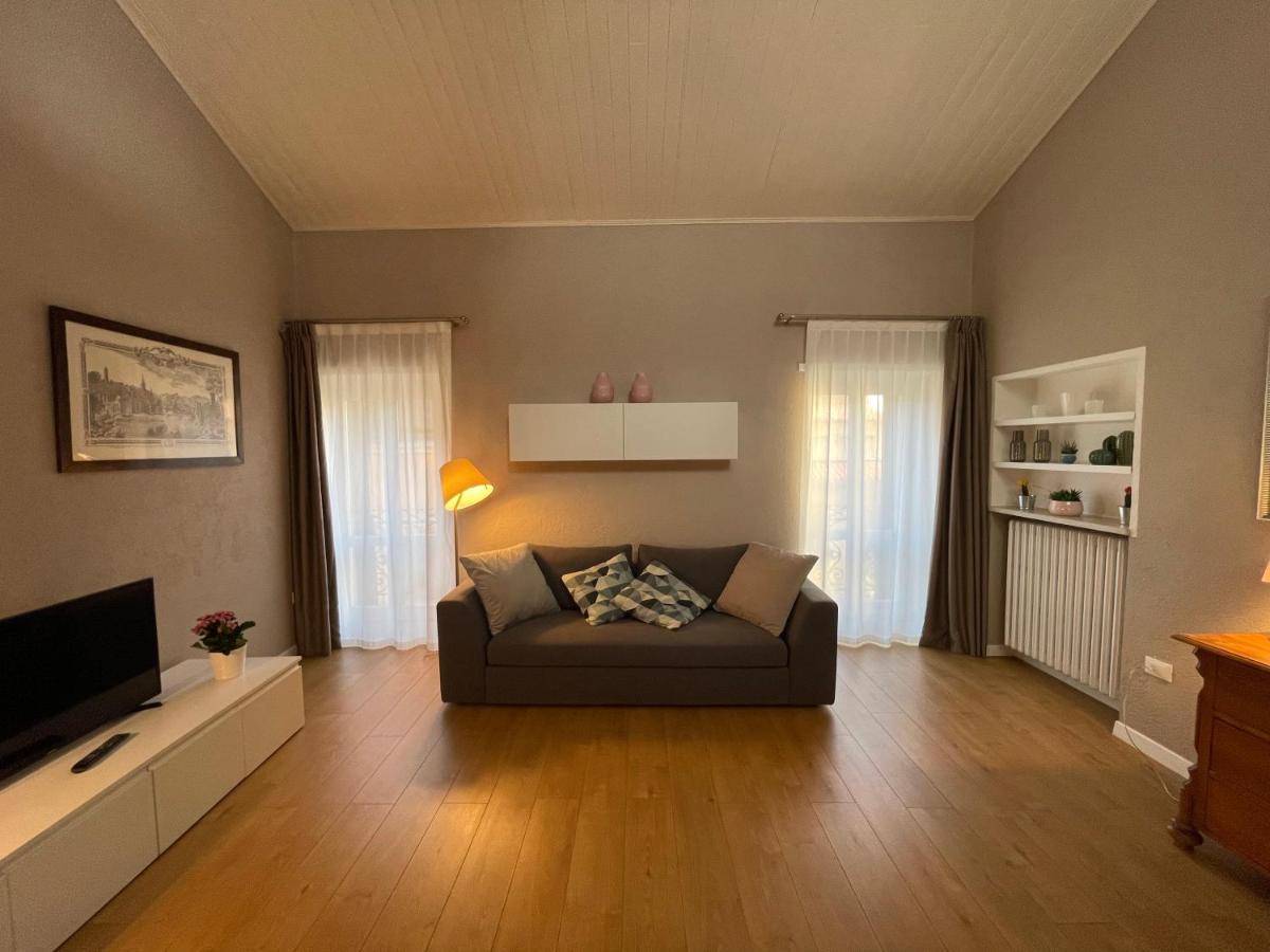 Domus Apartment