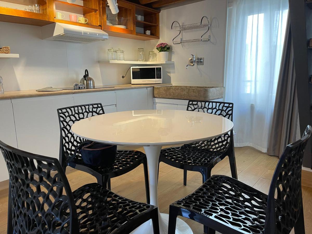 Domus Apartment *