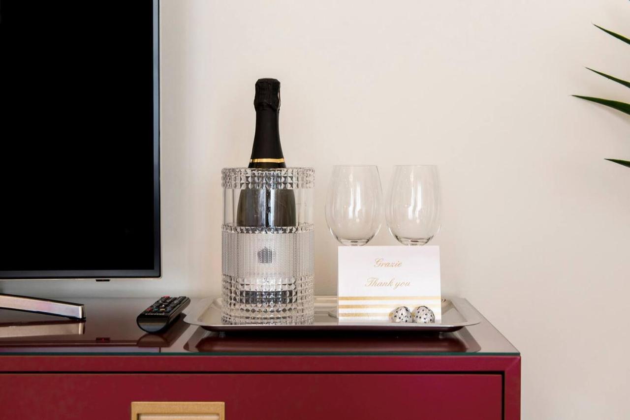 Madonna Montecchi Luxury In Apartment Verona