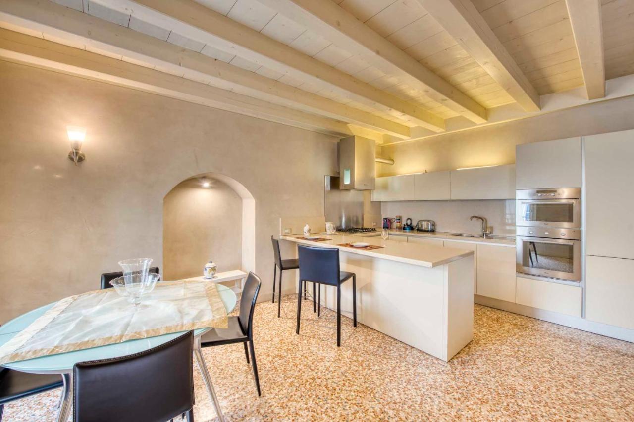 Apartmentsarena - Mercatorum - Piazza Erbe * Verona
