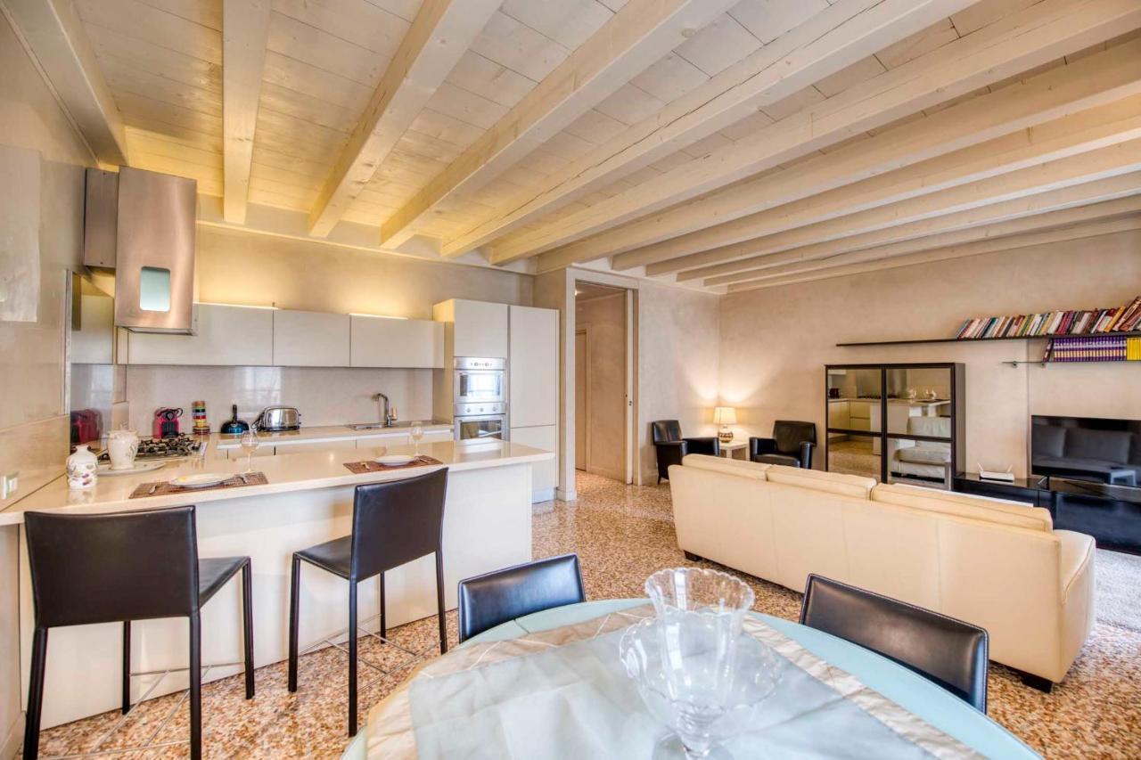 Apartmentsarena - Mercatorum - Piazza Erbe Verona