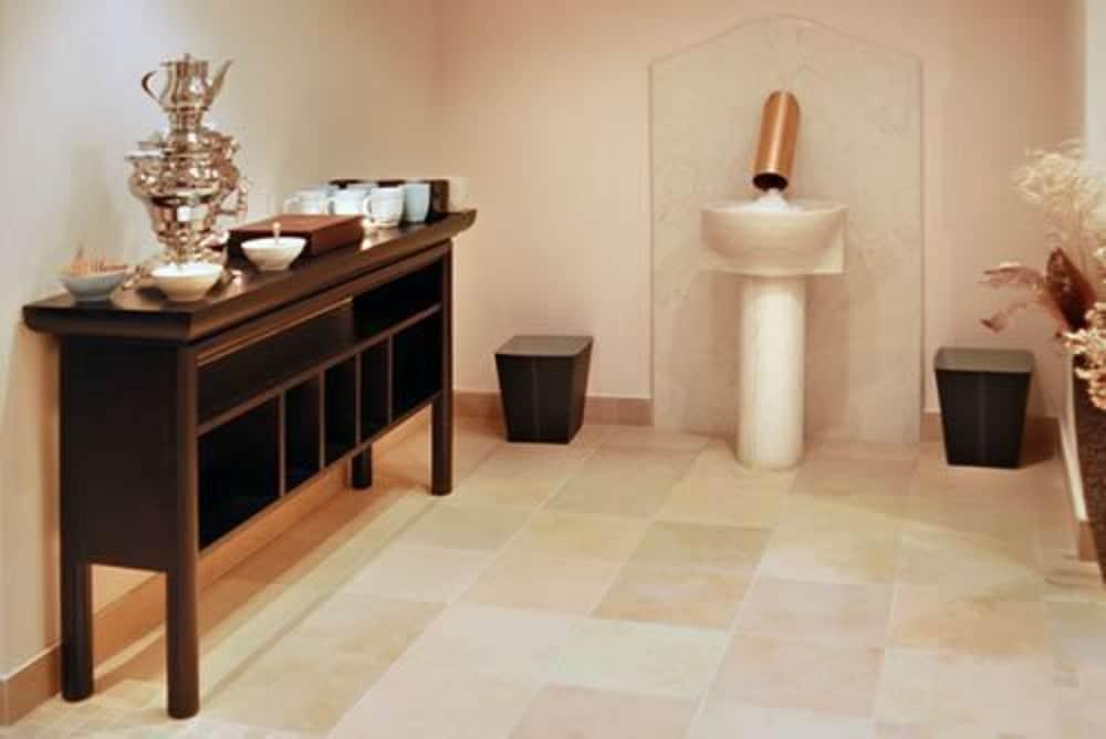 Leopardi Hotel 4*