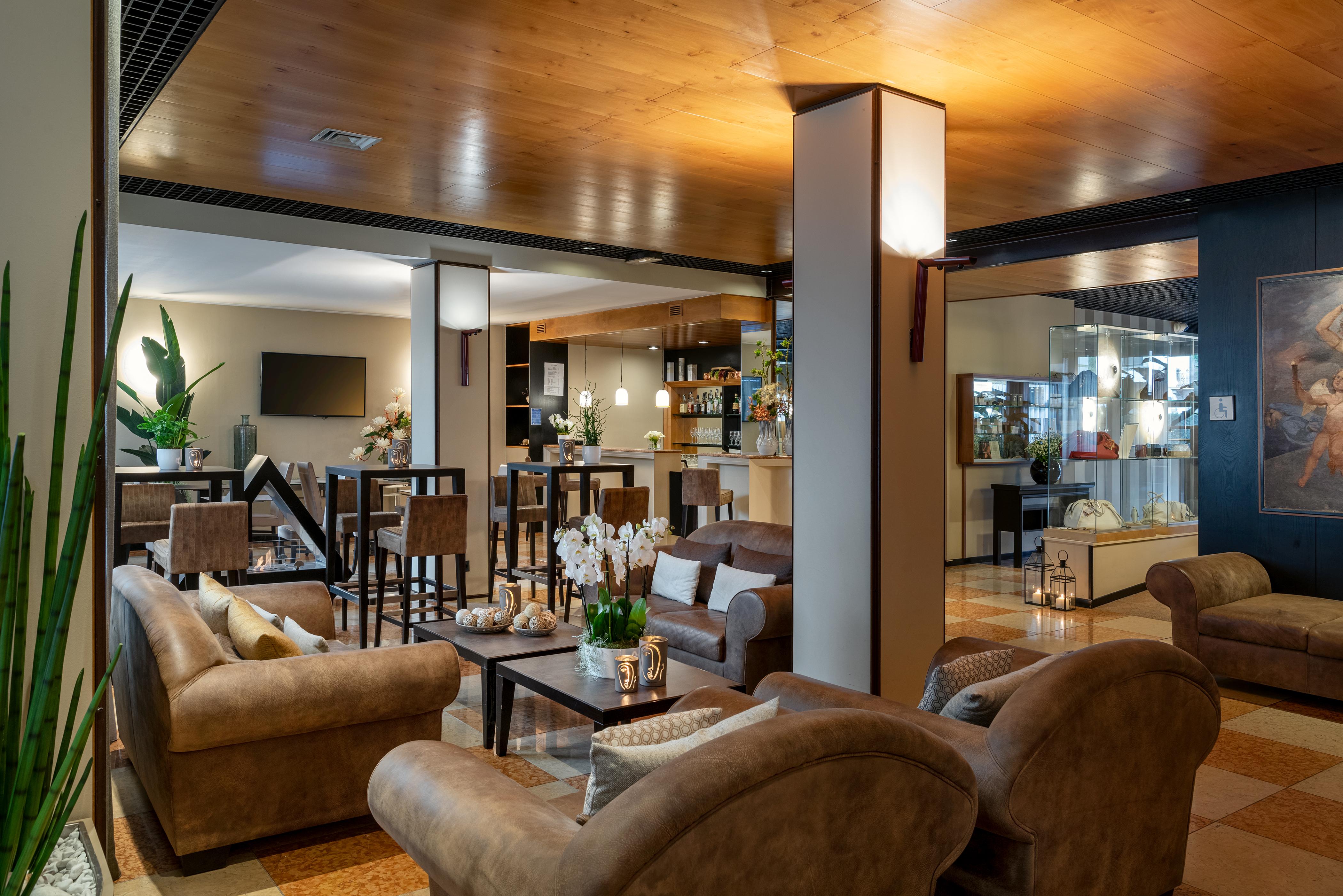 Hotel Leopardi 4*