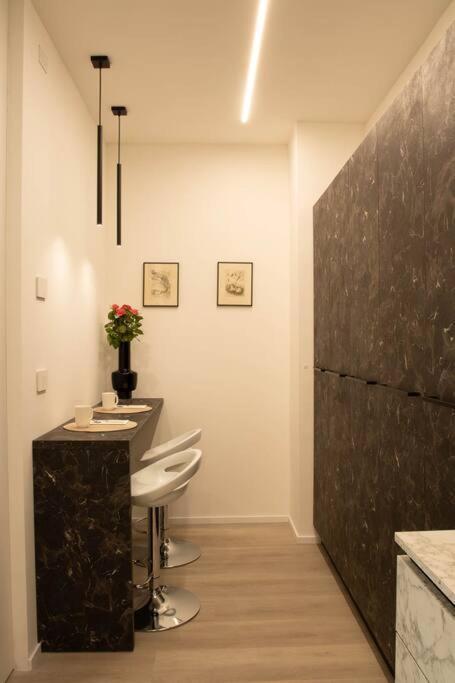 Atelier Apartment *