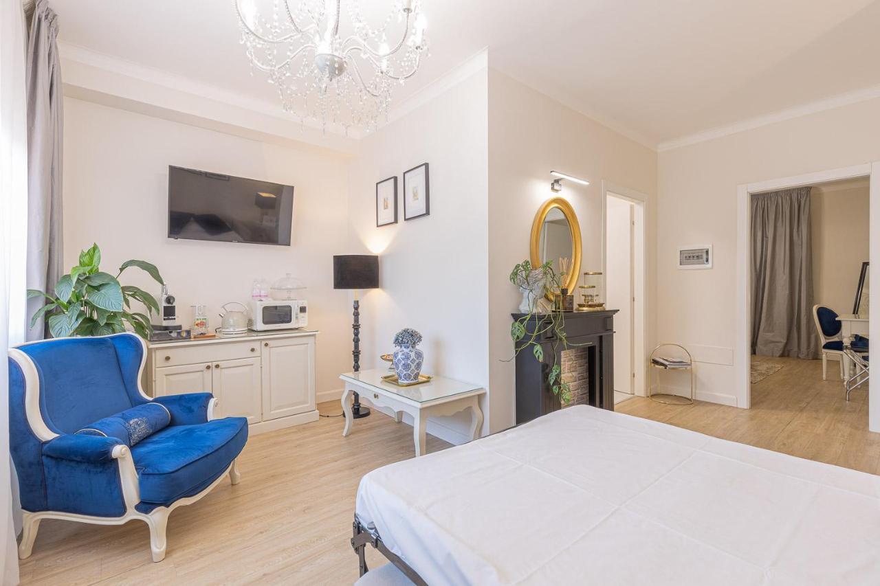 Crys: Apartments, Holiday, Business, Blu *