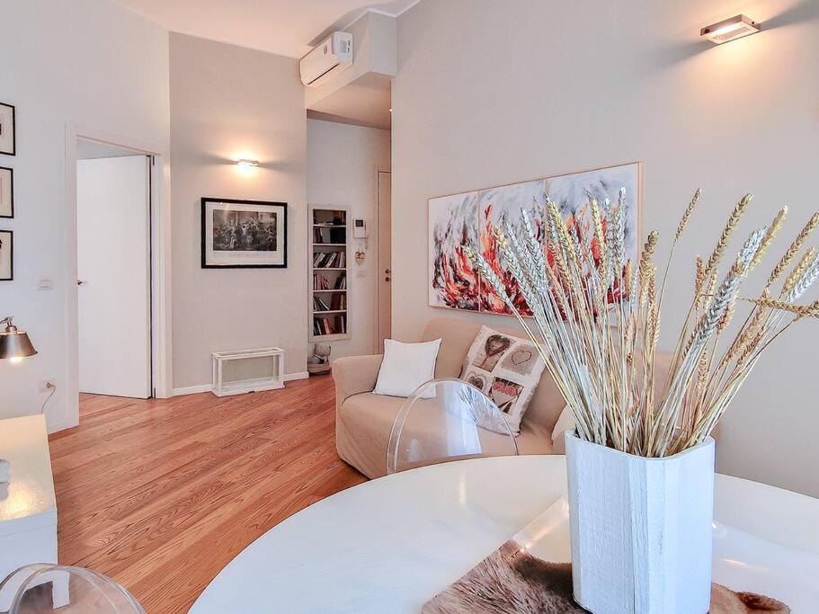 Charme On The River - City Center Apartment Verona