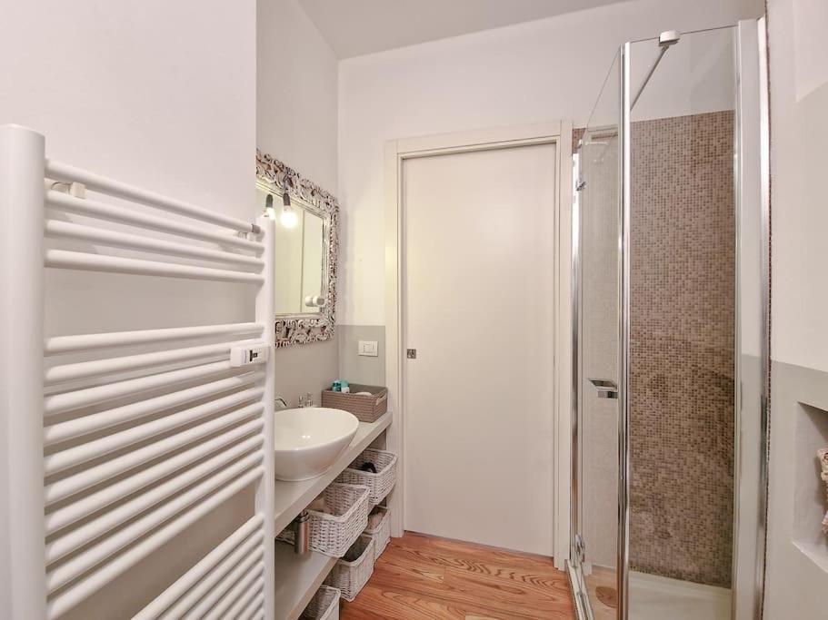 Charme On The River - City Center Apartment