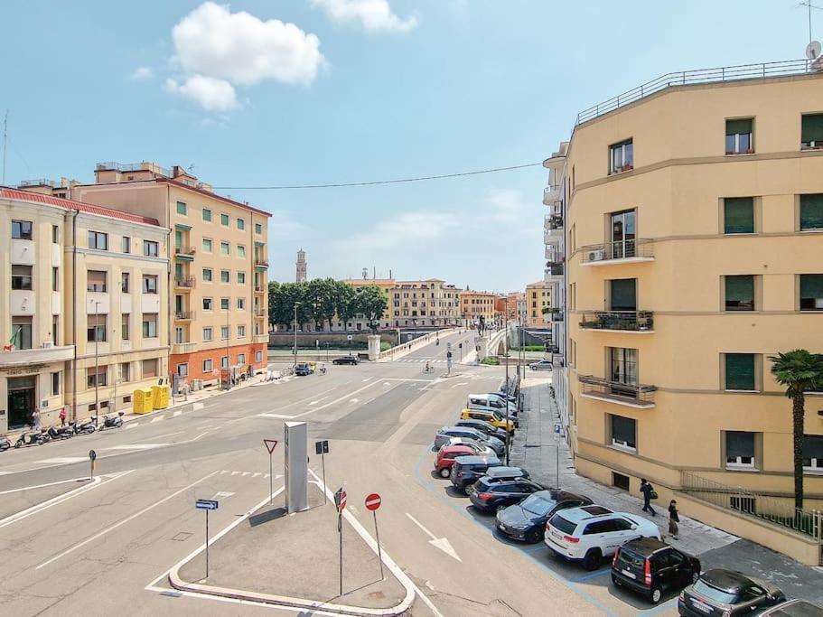 Charme On The River - City Center Apartment *