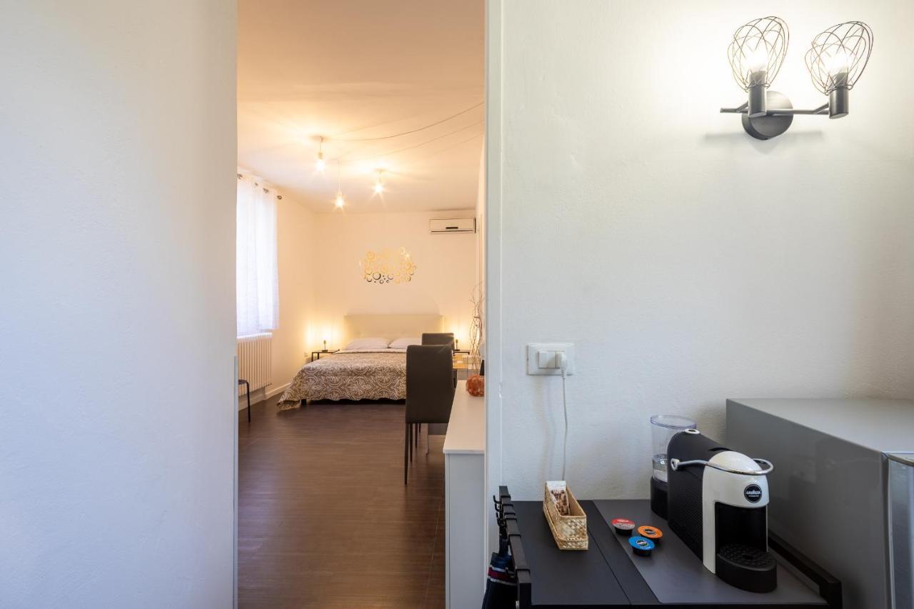 Ambra City House - Ingresso Diretto, Parcheggio Libero E Wi-Fi Verona