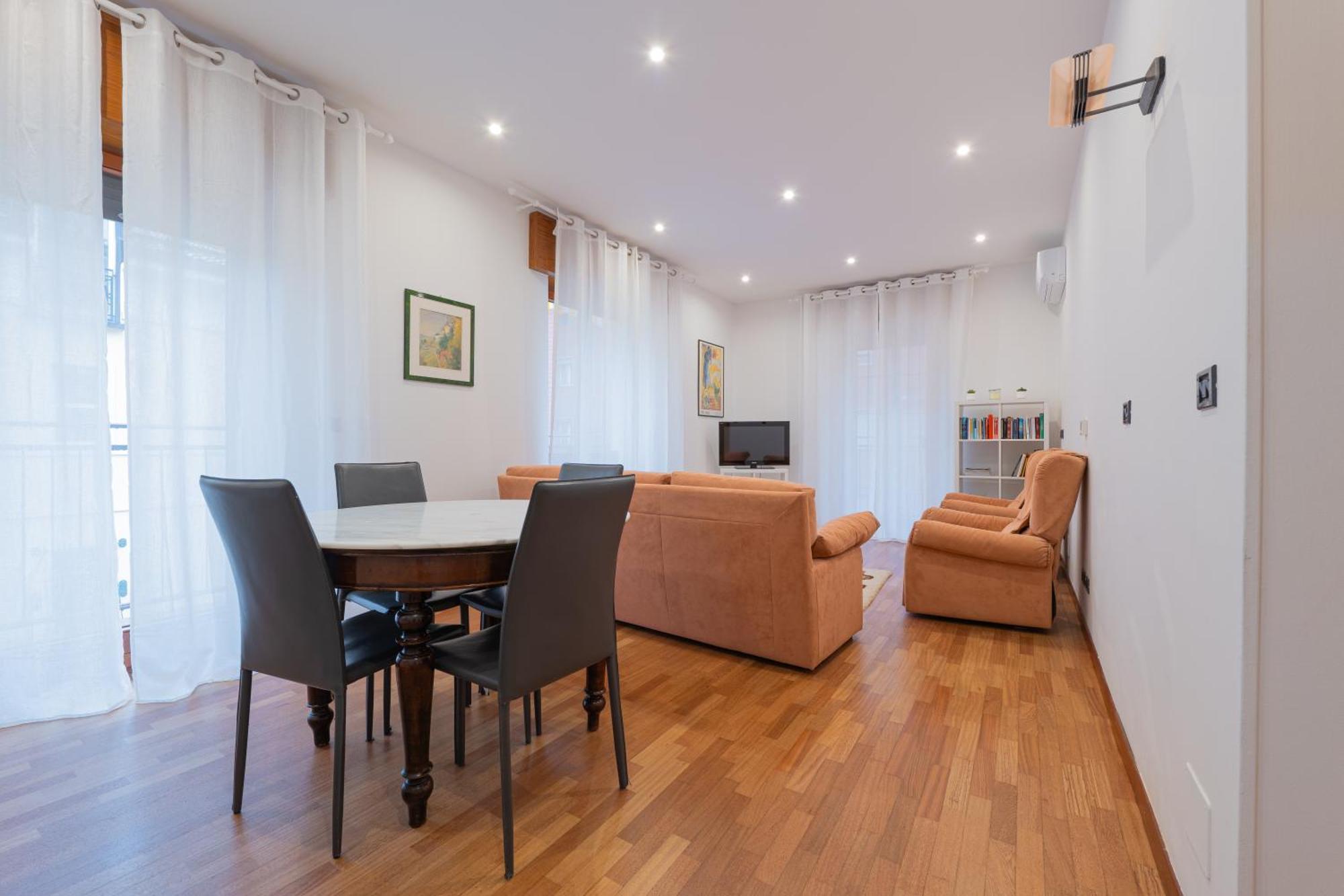 Sofia's House - Free Parking