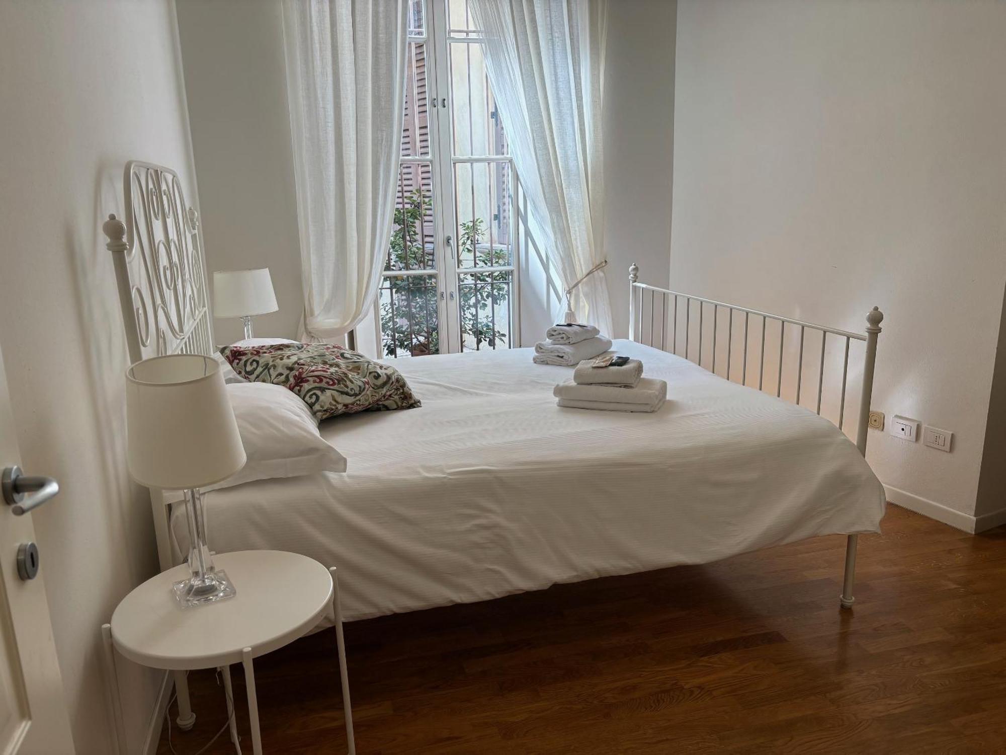 Ad Flat Apartment *