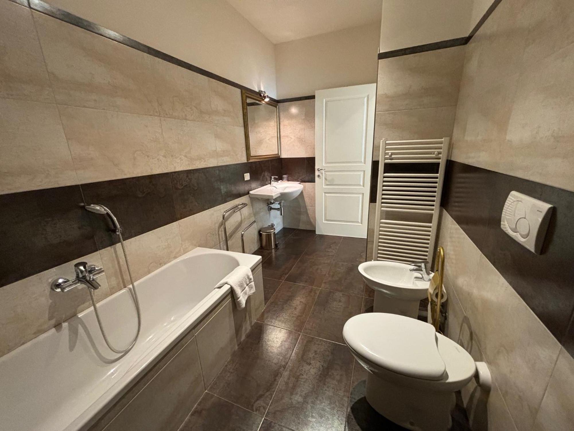 Ad Flat Apartment *