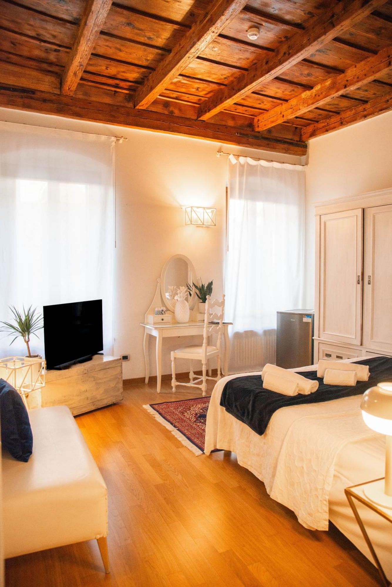 Pietra Di Residenza * Verona