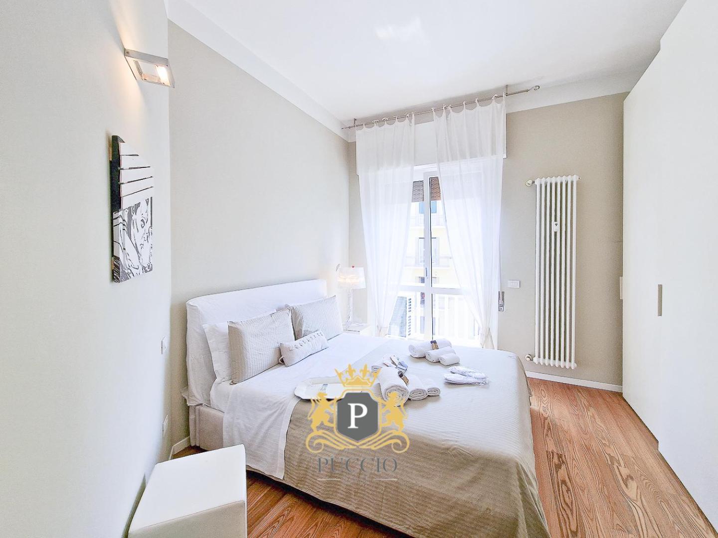 Charme On The River - City Center Apartment