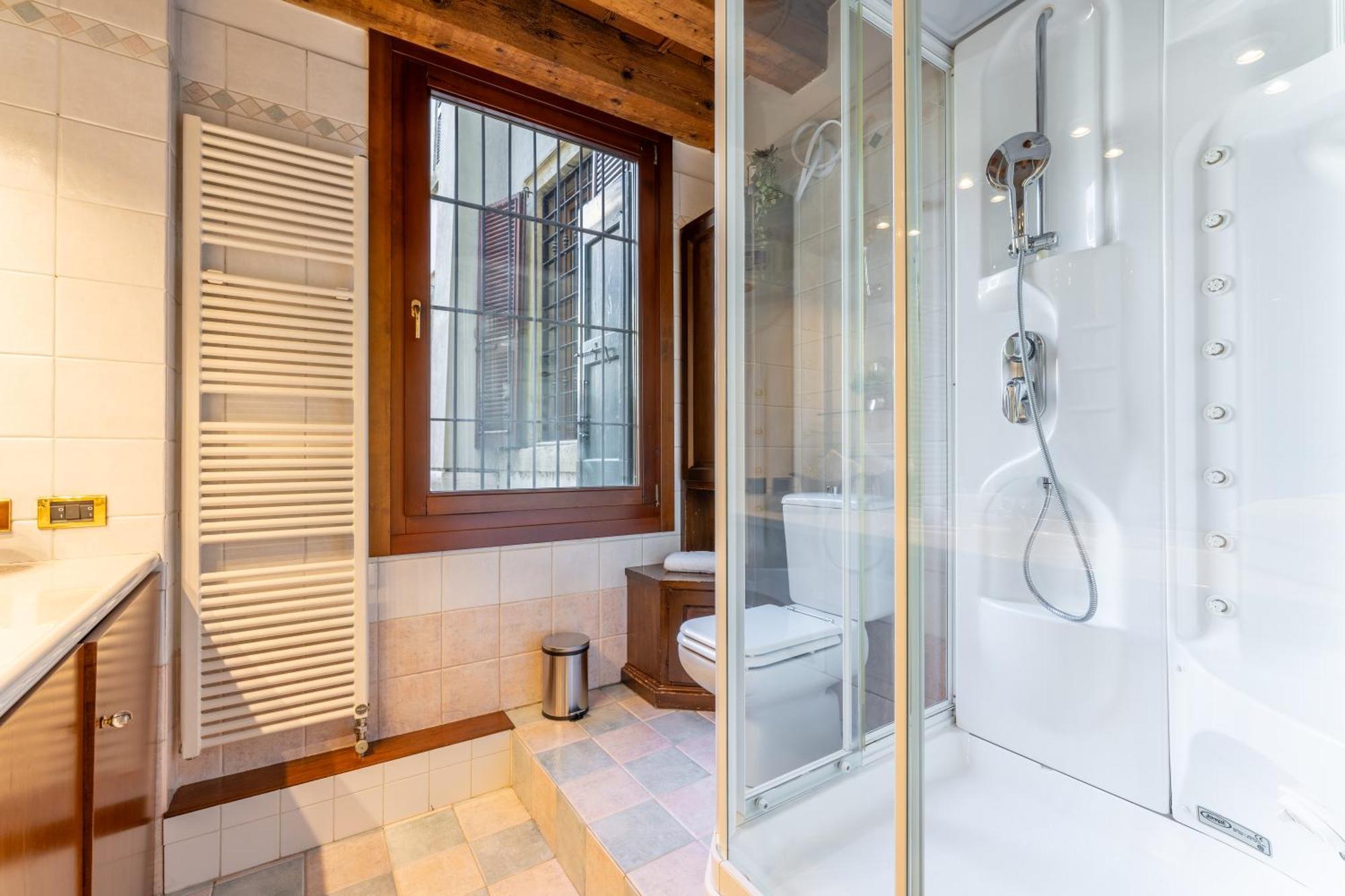 Huoneisto Sgarzerie Luxury Flat 2 120mq Verona