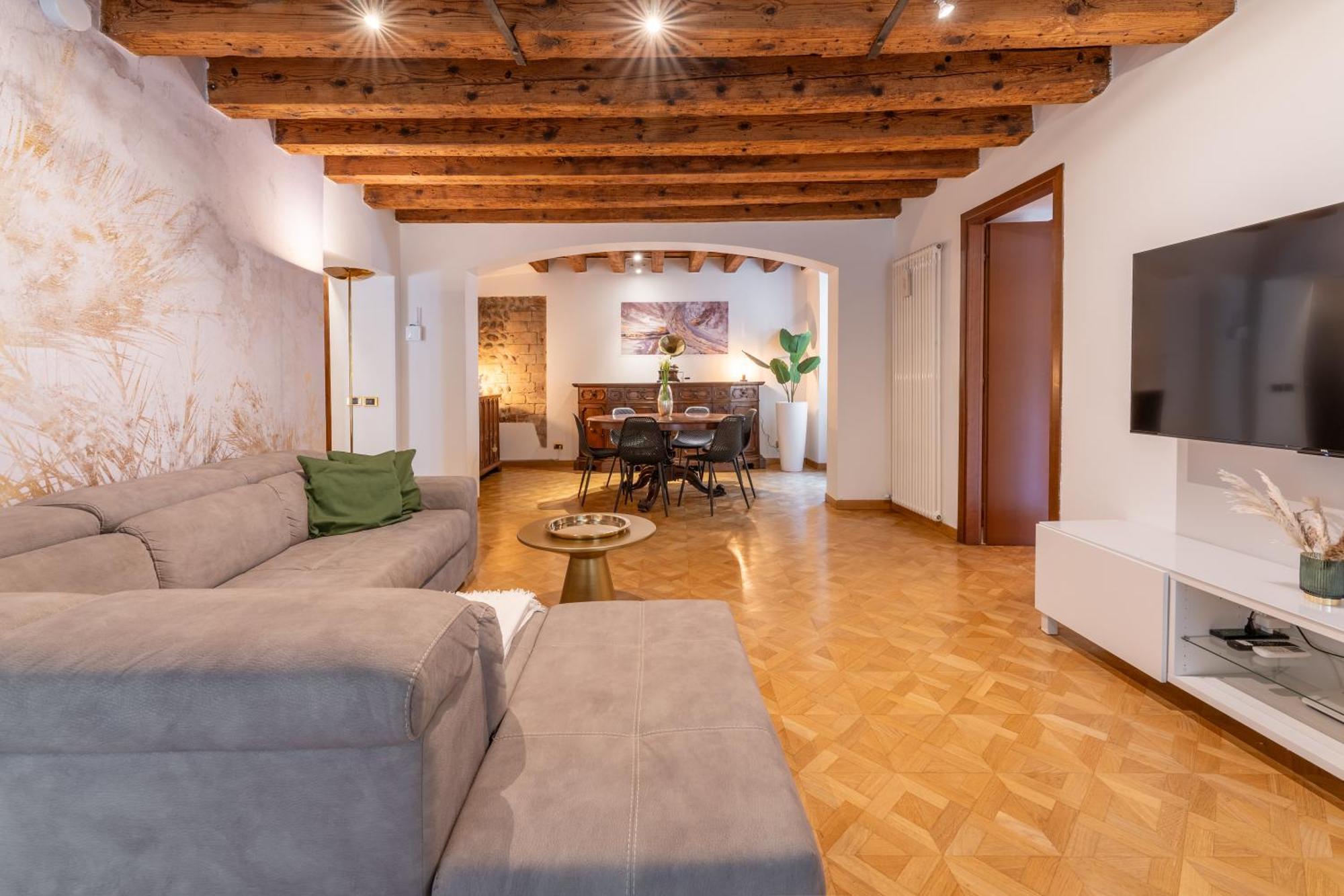 Huoneisto Sgarzerie Luxury Flat 2 120mq