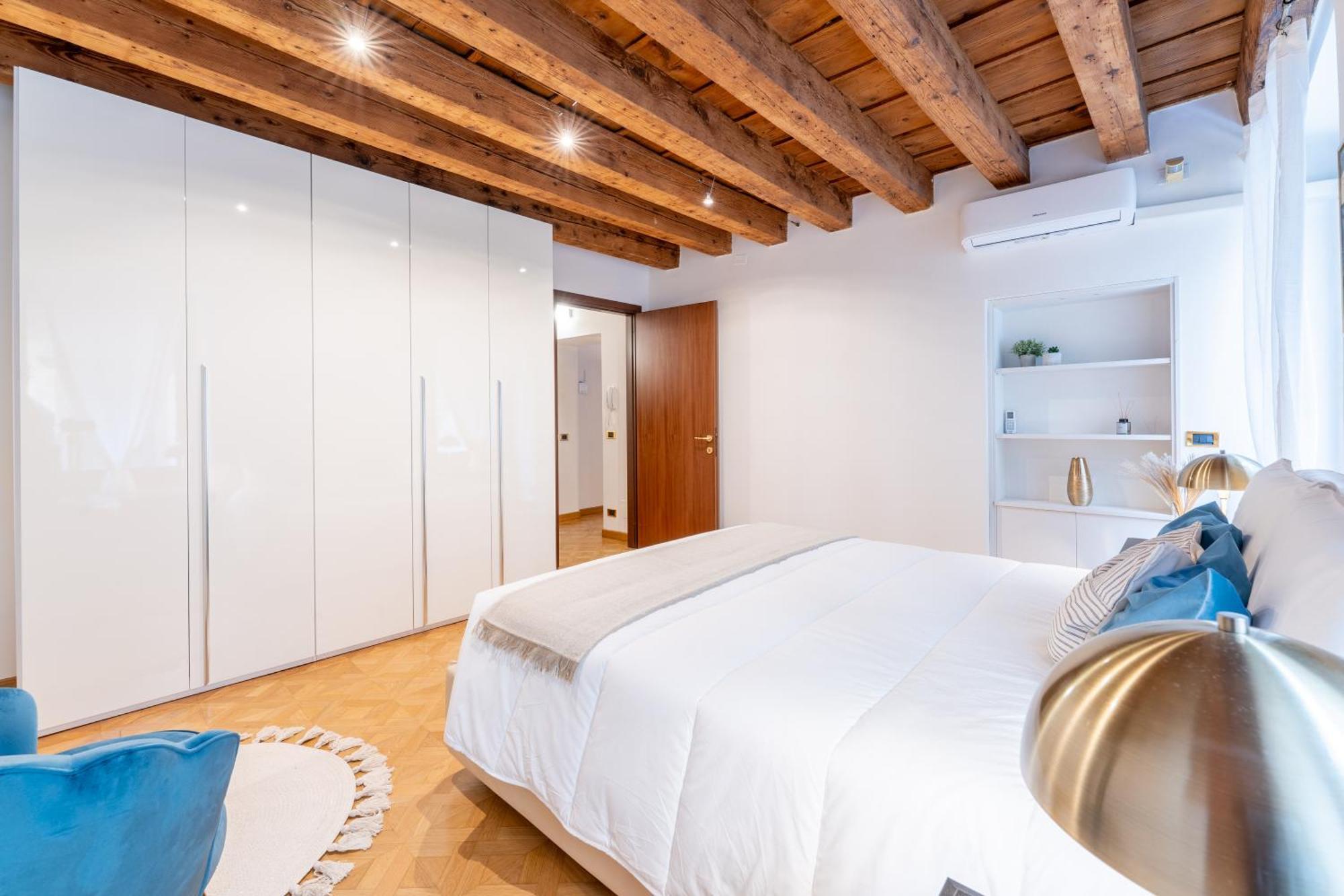 Huoneisto Sgarzerie Luxury Flat 2 120mq *