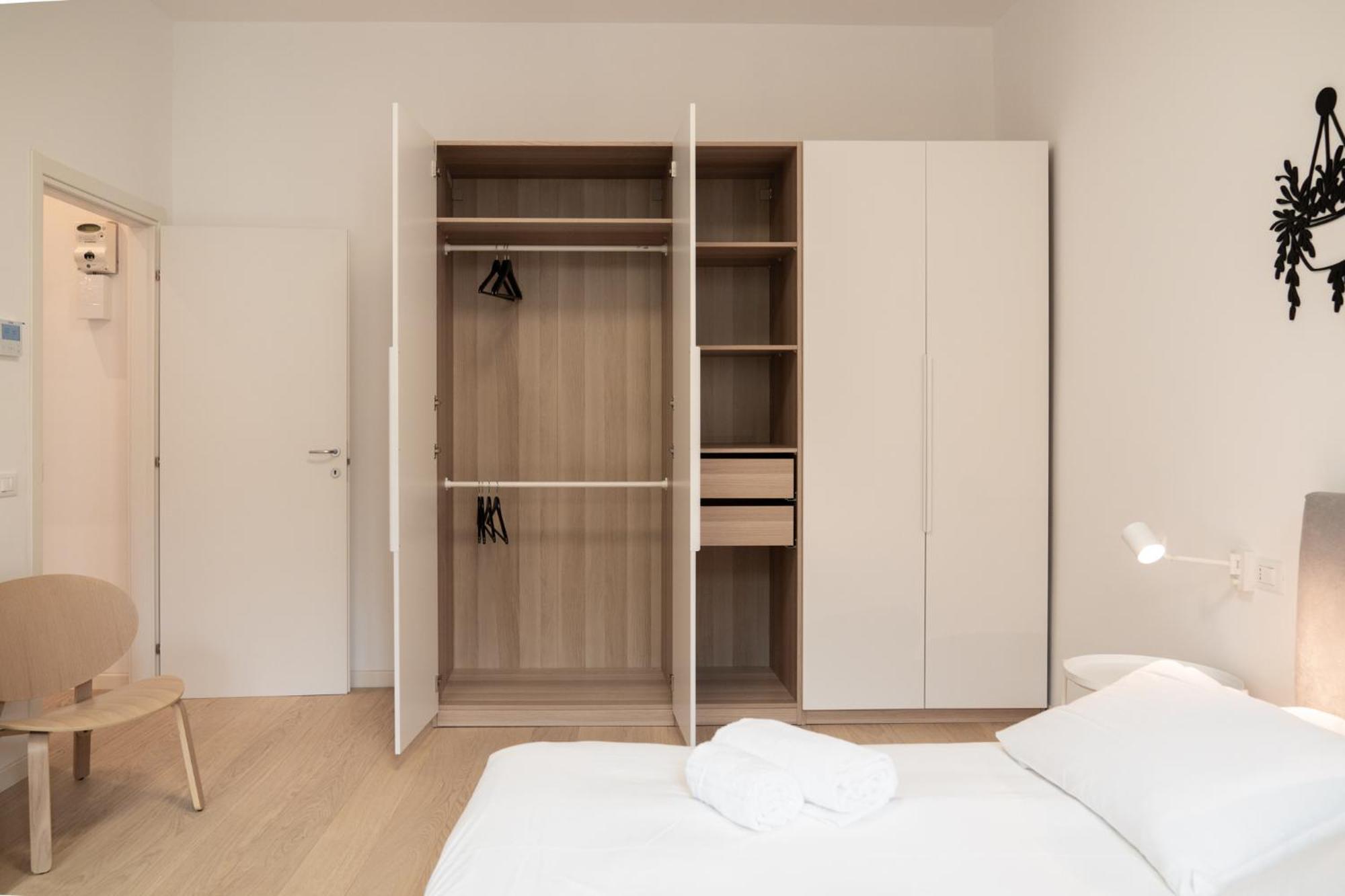 Palazzo Delle Guglie By Postcardsfrom Aparthotel *