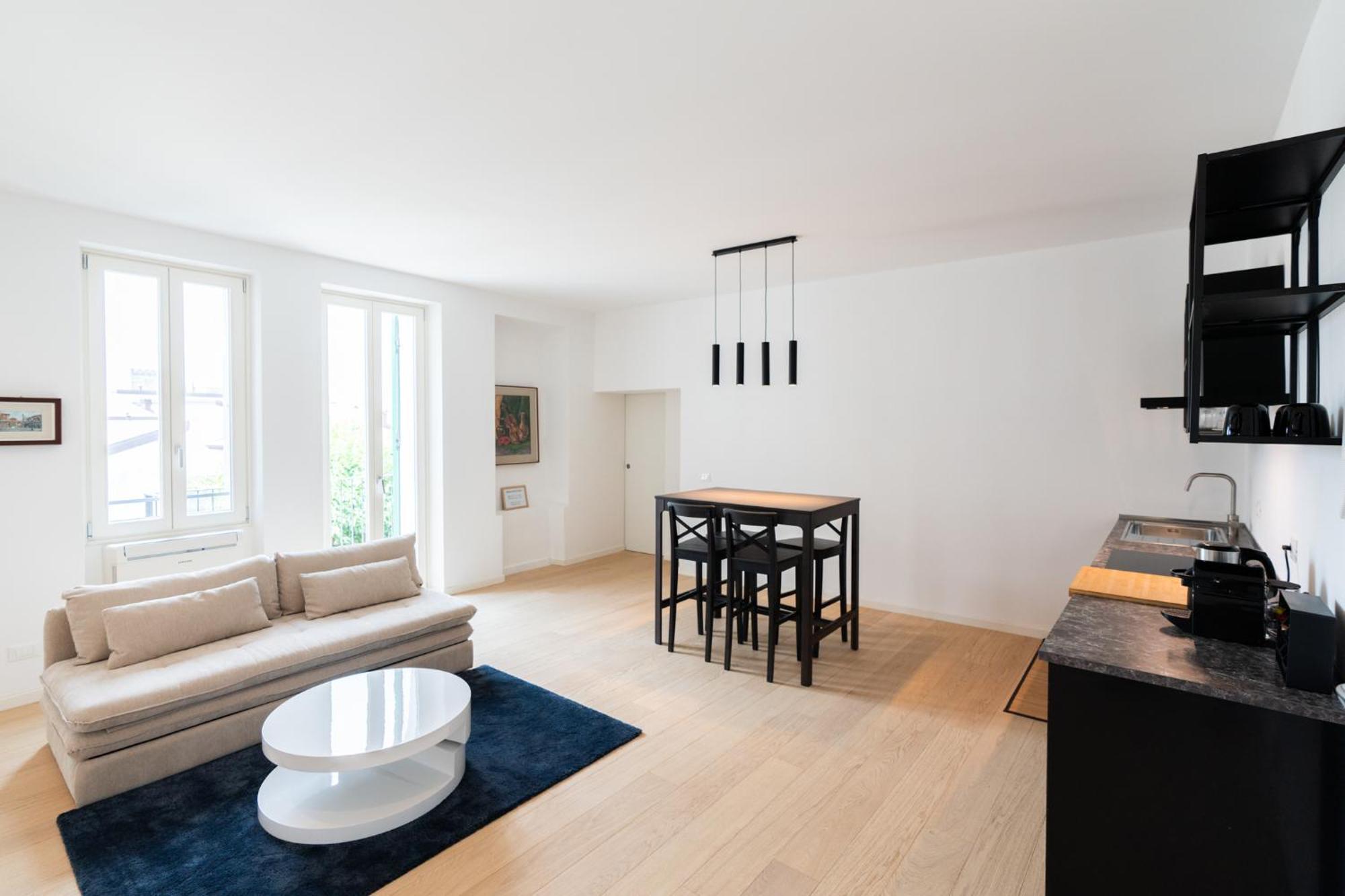 Aparthotel Palazzo Delle Guglie By Postcardsfrom *