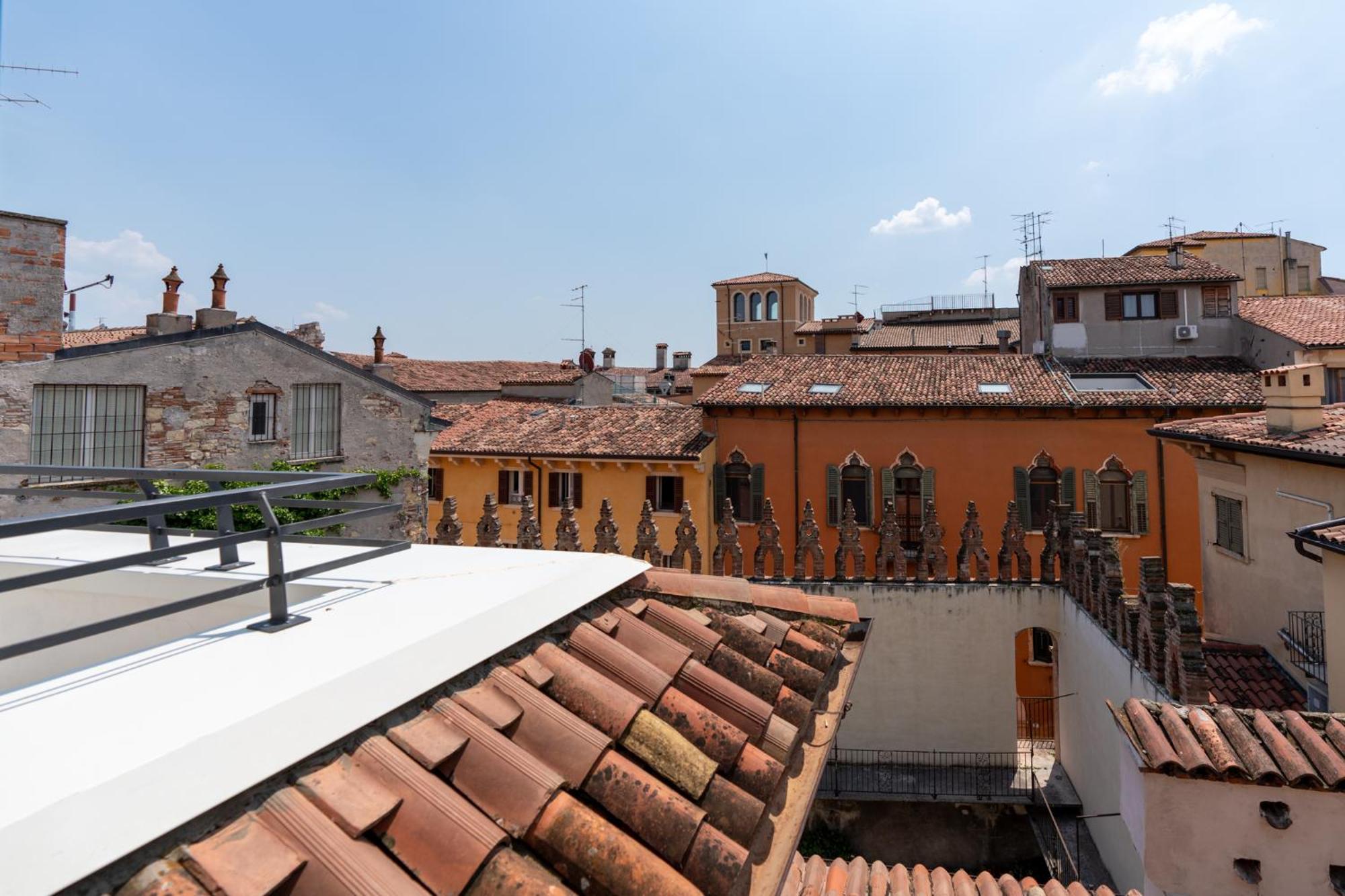 Aparthotel Palazzo Delle Guglie By Postcardsfrom