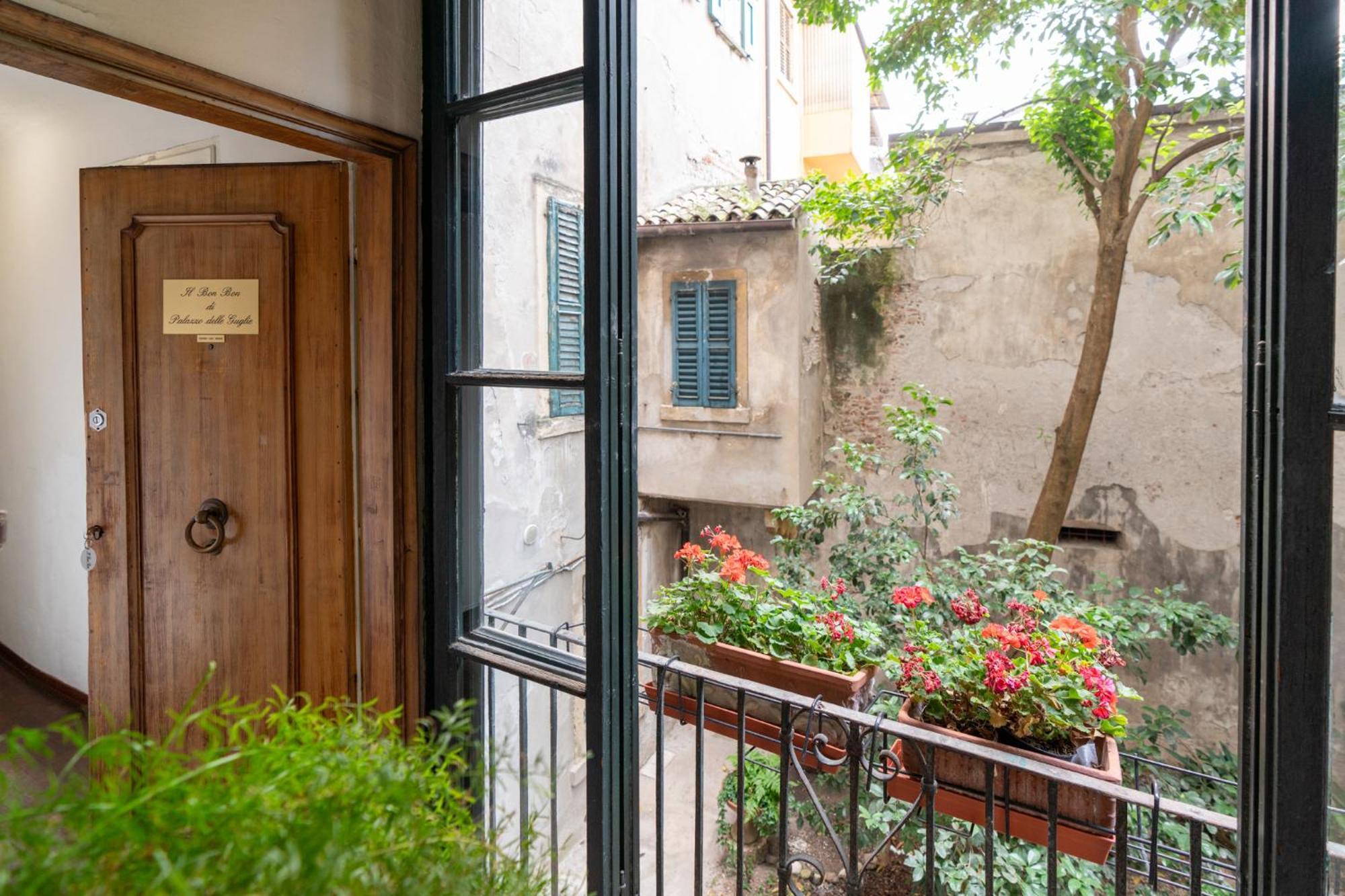 Aparthotel Palazzo Delle Guglie By Postcardsfrom *