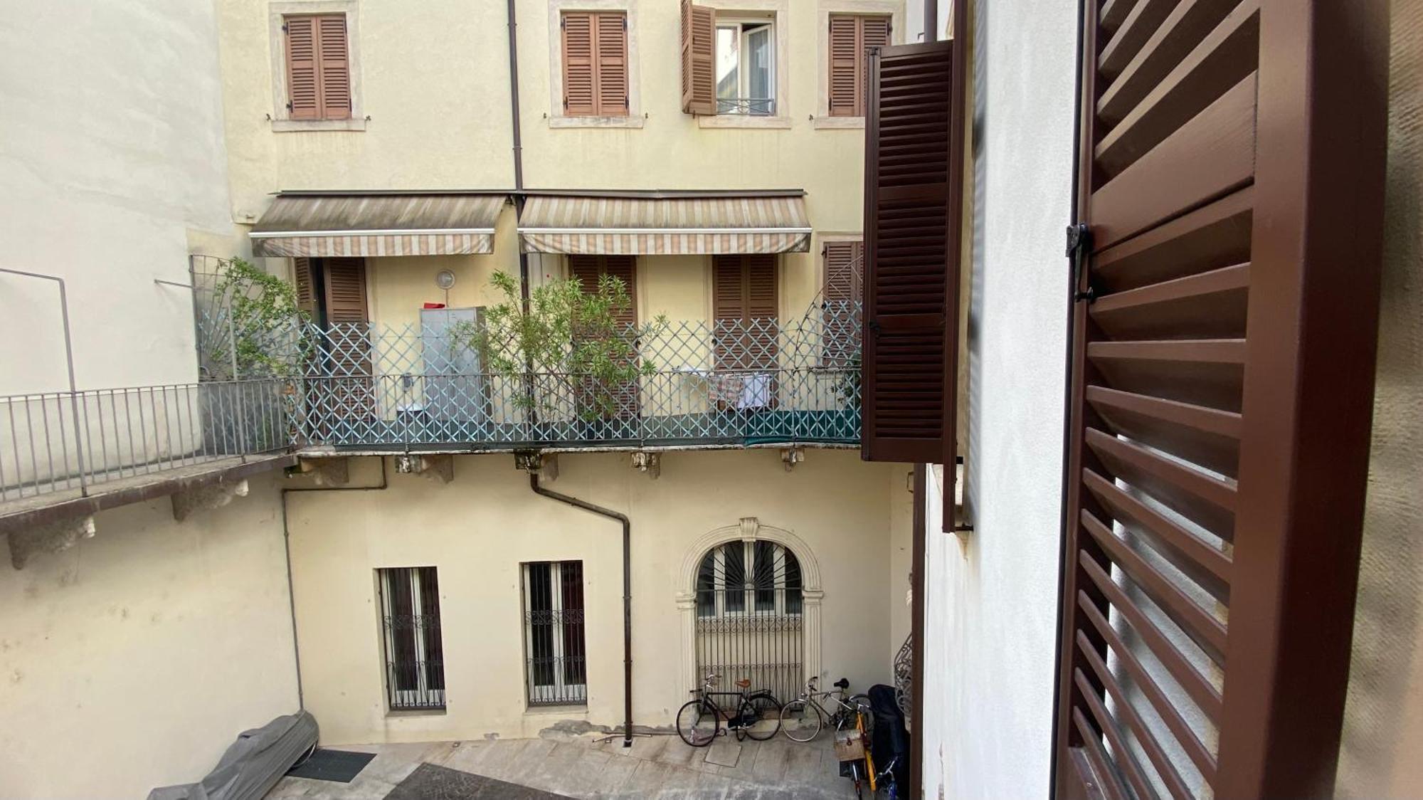 Ad Flat Apartment *