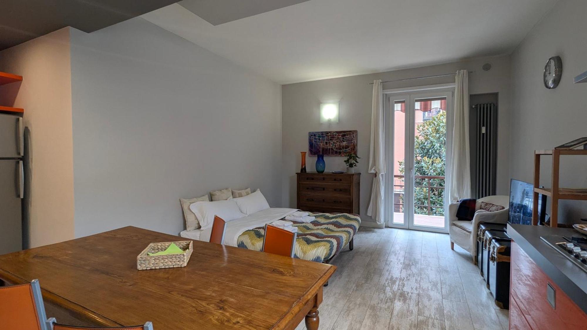 Artist House, Design And Verona