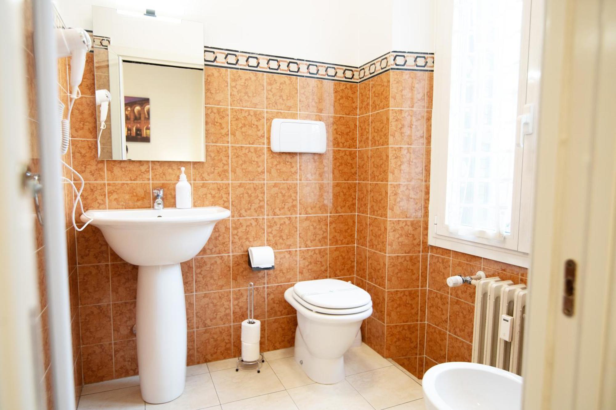 Vitti's 5 Guest house
