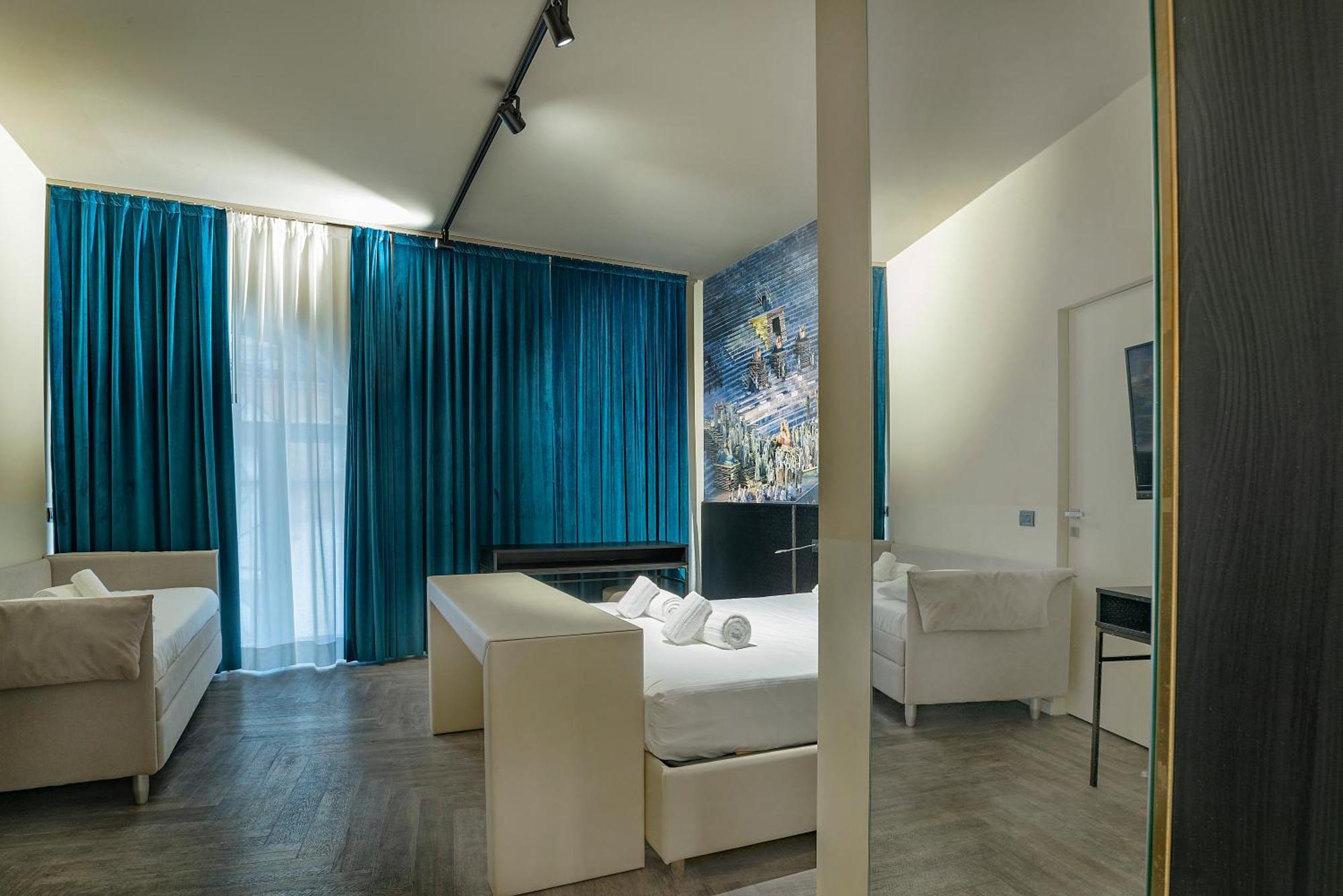 Italianflat - Roman Theater Old Town Guest house *