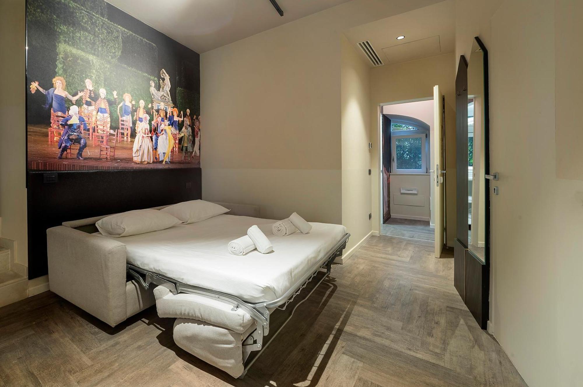 Italianflat - Roman Theater Old Town Guest house *