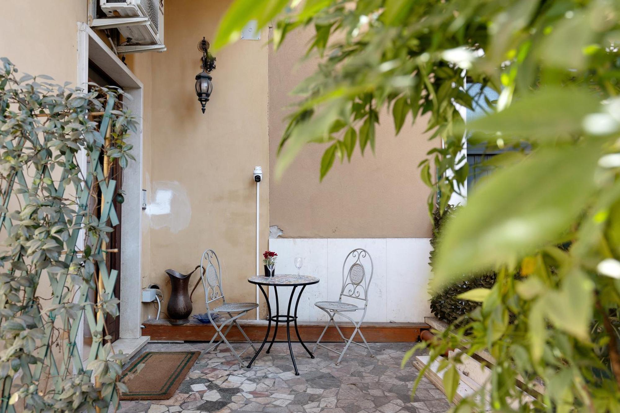 Via T Da Vico 11 House Appartement