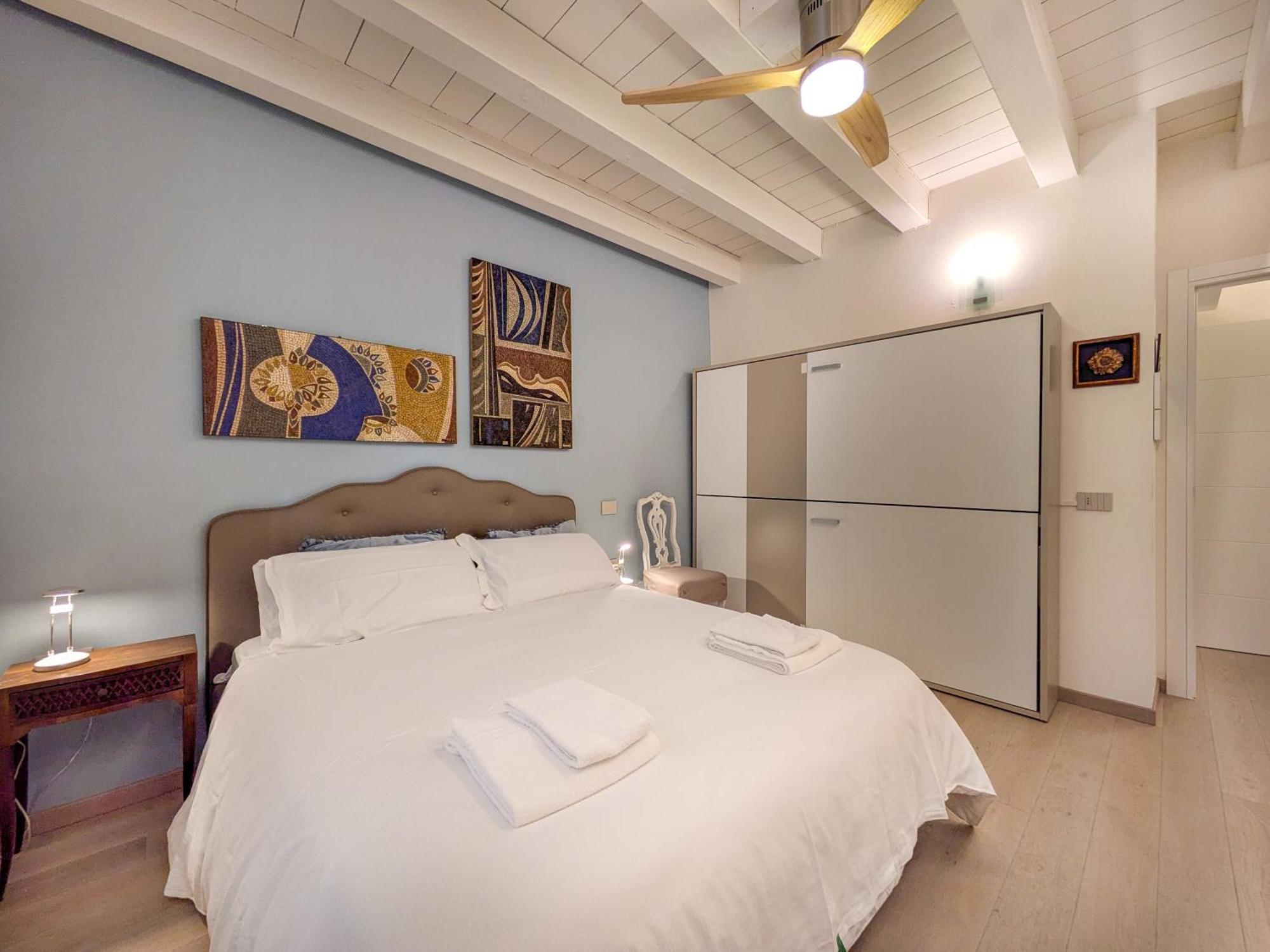 Cello Apartment *