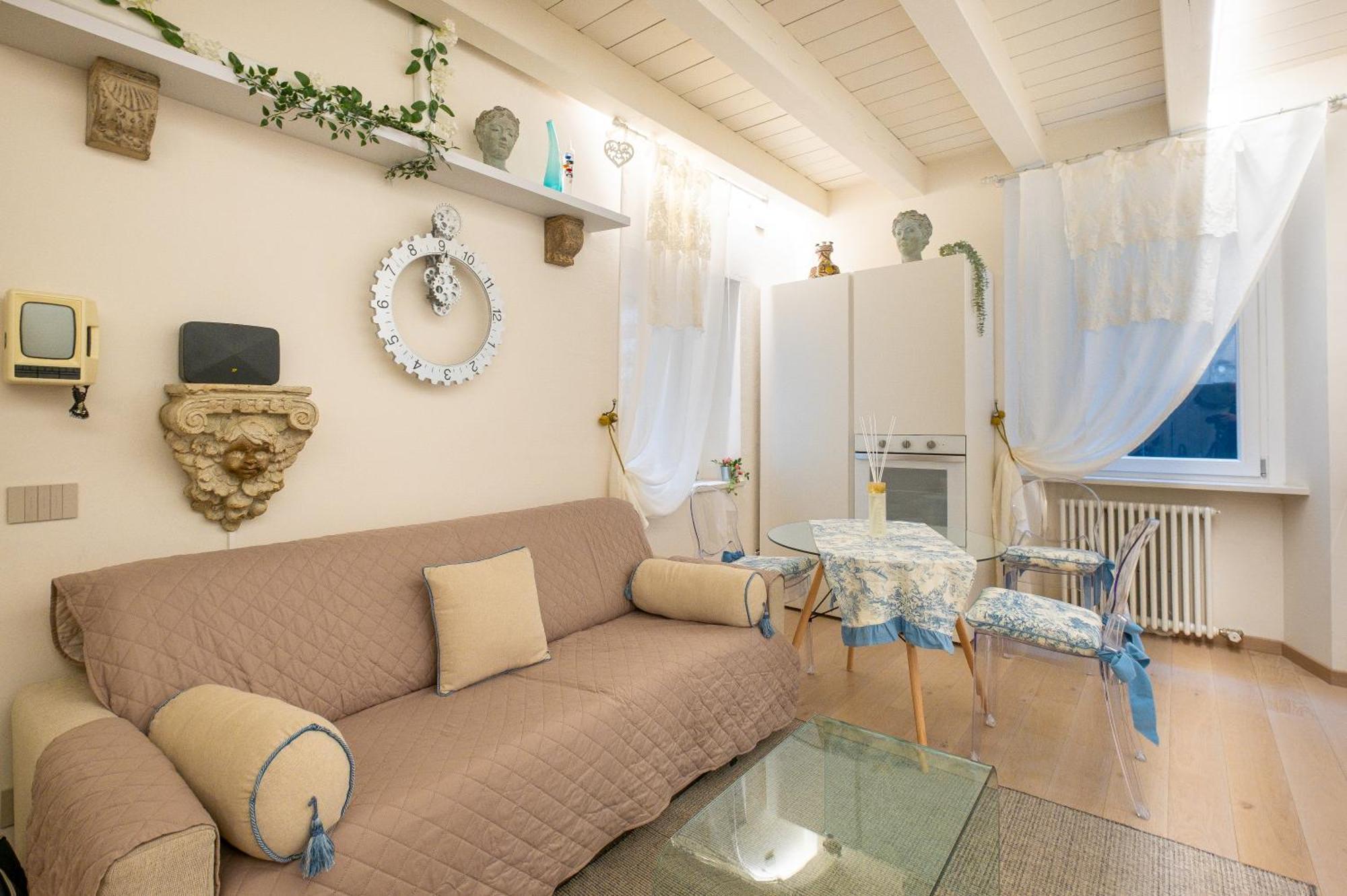 Cello Apartment *