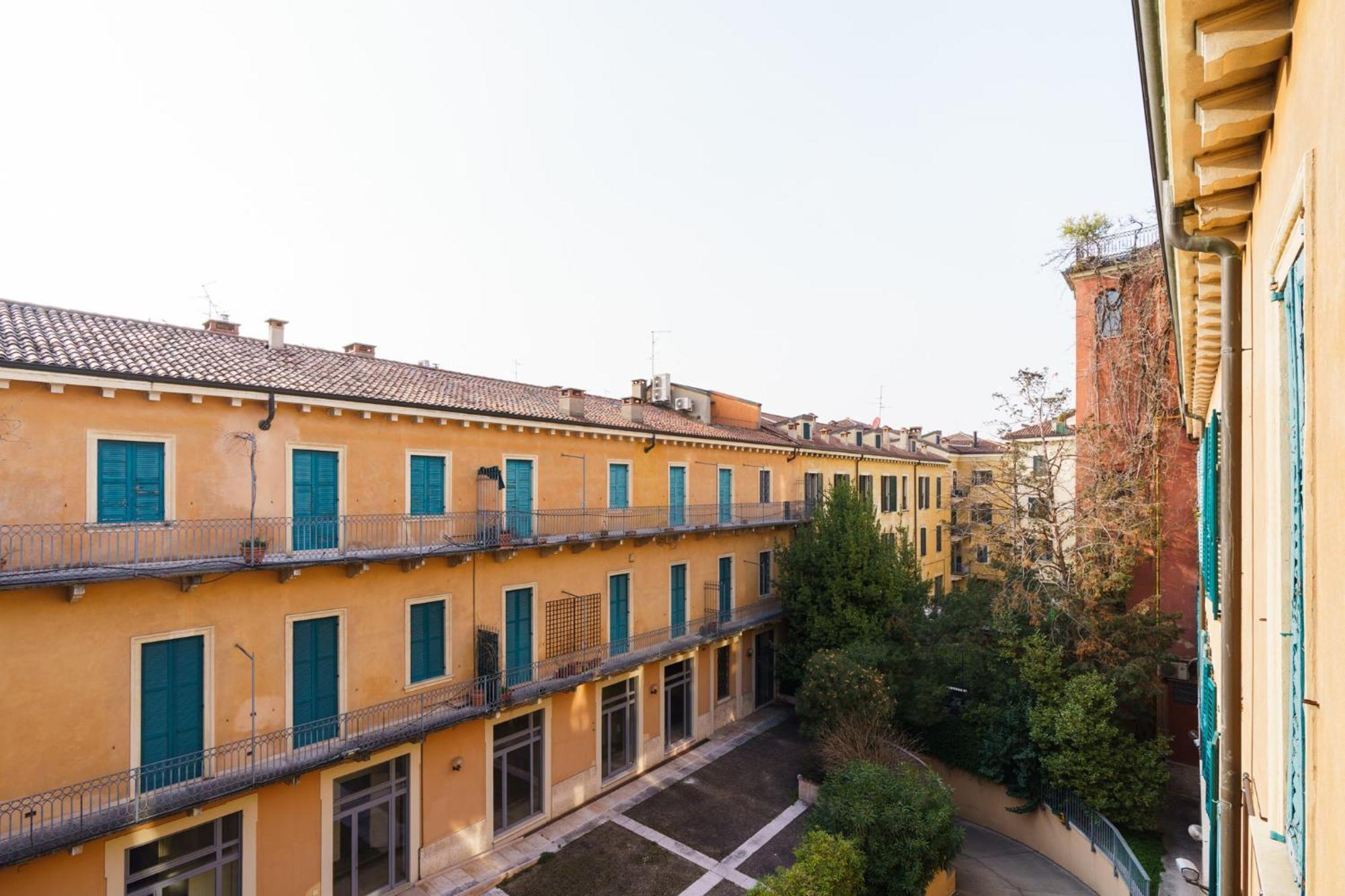 Aparthotel Palazzo Delle Guglie By Postcardsfrom *