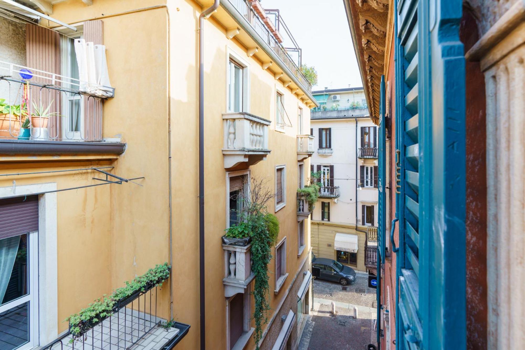 Palazzo Delle Guglie By Postcardsfrom Aparthotel Verona