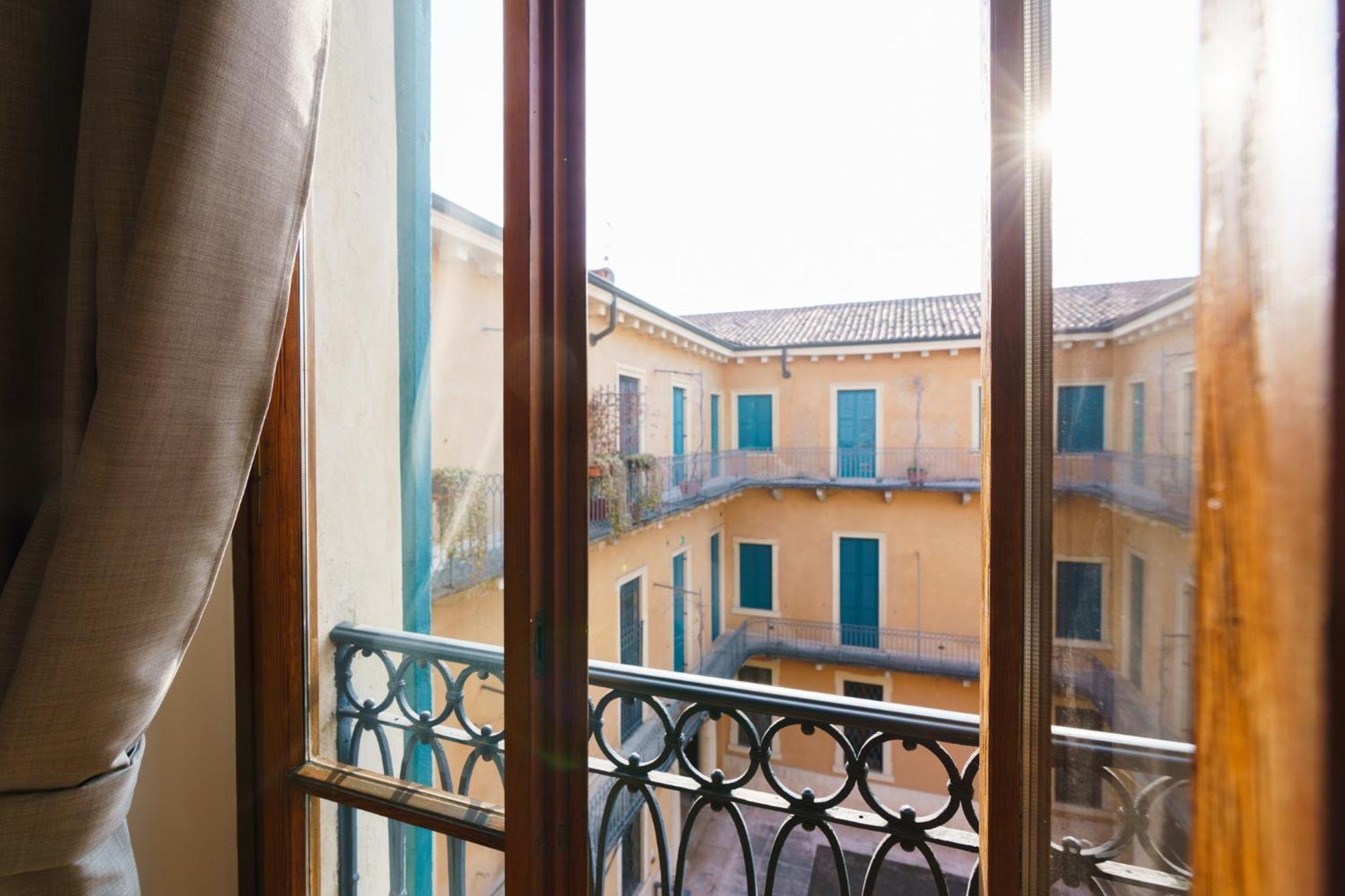 Palazzo Delle Guglie By Postcardsfrom Aparthotel